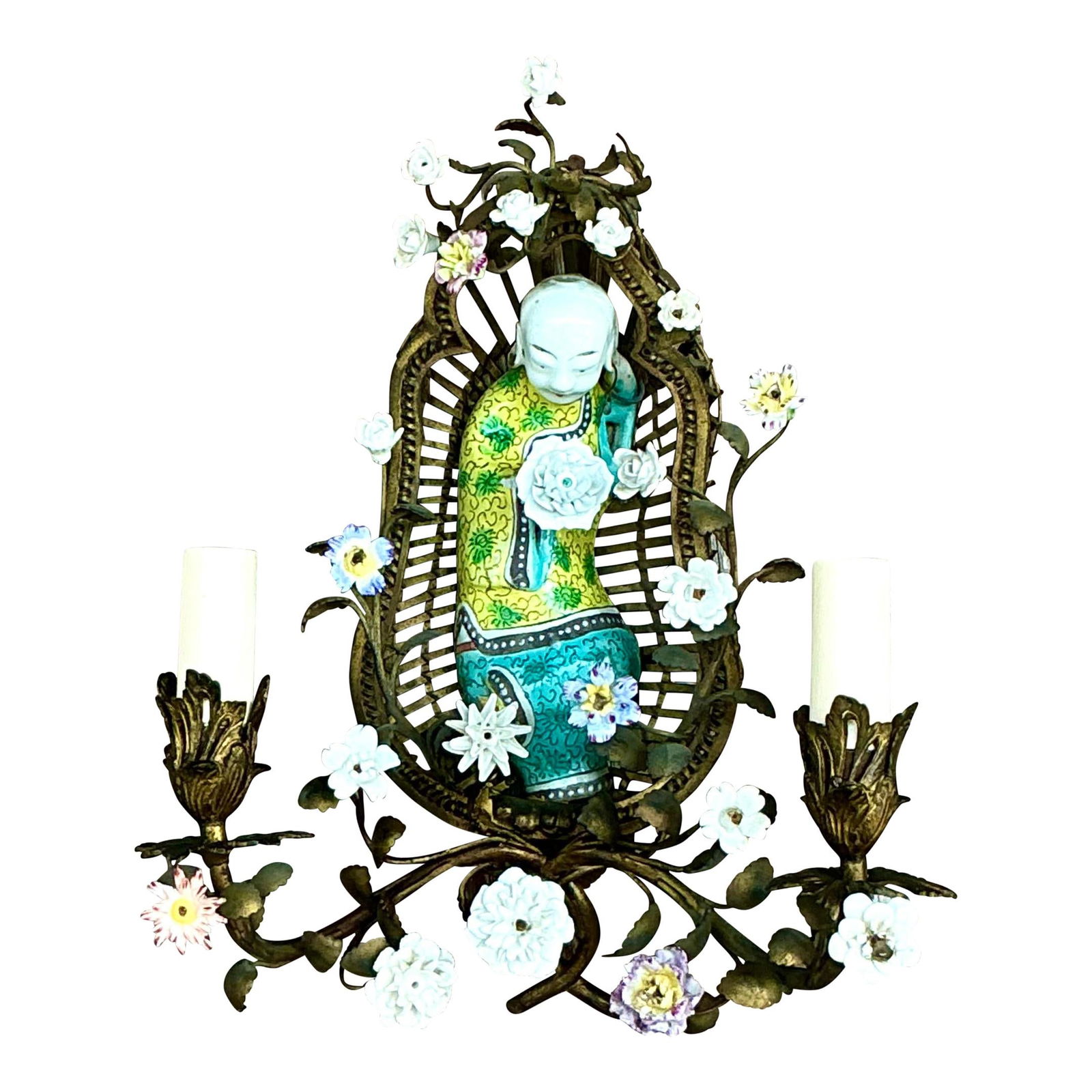 1920s Vintage Asian Chinoiserie Floral Sconce Brass Metal Ceramic: 1920s Vintage Asian Chinoiserie Floral Sconce Brass Metal Ceramic Enhance your living space with this vintage Asian 1920s Chinoiserie floral sconce. Crafted with intricate floral motifs and delicate d