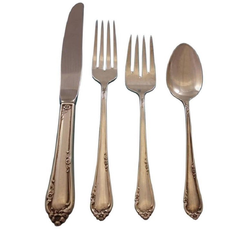 Reed and Barton Dancing Flowers Sterling Silver Flatware Set 38 Pcs with Storage Chest: Reed and Barton Dancing Flowers Sterling Silver Flatware Set 38 Pcs with Storage Chest This exquisite Dancing Flowers flatware set by Reed and Barton is a beautiful collection crafted from sterling si