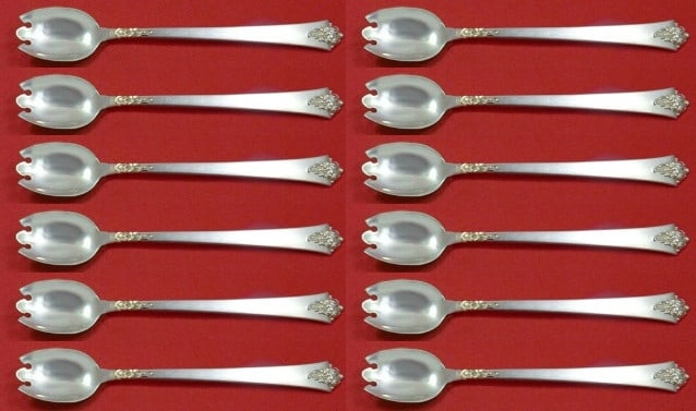 Royal Crest Castle Rose Sterling Silver Dessert Fork Set 12pc: Royal Crest Castle Rose Sterling Silver Dessert Fork Set 12pc Indulge in elegance with this stunning 12-piece ice cream dessert fork set from Royal Crest, featuring the exquisite Castle Rose pattern.