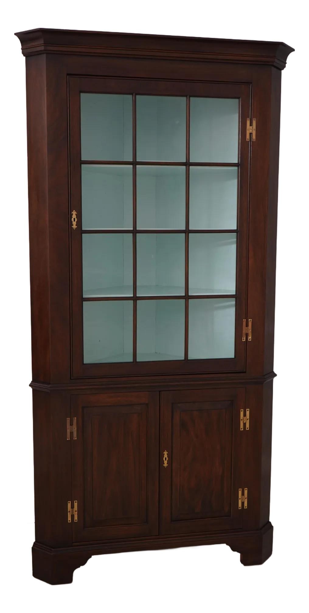 Henkel Harris Mahogany Corner Cabinet Model 1114 Federal Style: Henkel Harris Mahogany Corner Cabinet Model 1114 Federal Style This Henkel Harris Virginia Galleries Mahogany Corner Cabinet is a stunning piece crafted circa 1971, showcasing exquisite quality and tr