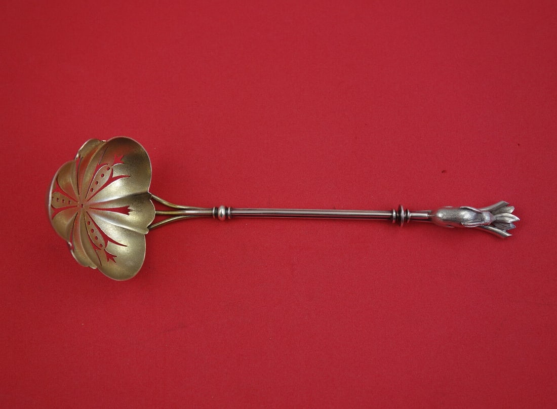 Whiting 7.5 Inch Sterling Silver Rabbit Sugar Sifter 3D Figural Museum Quality: Whiting 7.5 Inch Sterling Silver Rabbit Sugar Sifter 3D Figural Museum Quality This exquisite Rabbit Whiting Sterling Silver Sugar Sifter showcases a stunning figural design, featuring a remarkable 3D