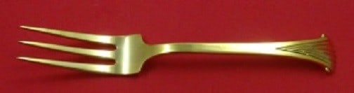 Tuttle Onslow Vermeil Sterling Silver Fork 7 3/8 Gold Finish: Tuttle Onslow Vermeil Sterling Silver Fork 7 3/8 Gold Finish This exquisite Onslow Vermeil fork by Tuttle combines the elegance of sterling silver with a luxurious gold vermeil finish. Crafted between