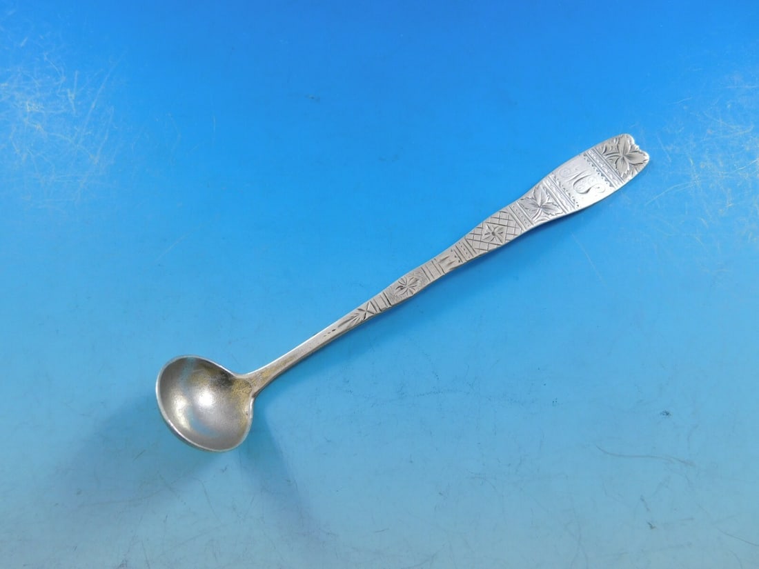 Whiting Gem Leaf Sterling Silver Mustard Ladle 5 1/8 Vintage: Whiting Gem Leaf Sterling Silver Mustard Ladle 5 1/8 Vintage This exquisite mustard ladle from the renowned Whiting Manufacturing Company features the elegant Gem Leaf pattern. Crafted from high-quali