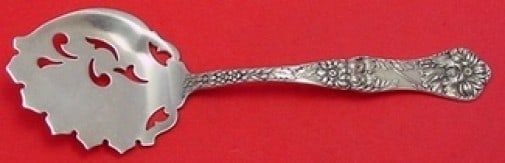 Yetive by Mount Vernon Sterling Silver Cucumber Server 5.75 inches: Yetive by Mount Vernon Sterling Silver Cucumber Server 5.75 inches This exquisite cucumber server features the elegant Yetive pattern by Mount Vernon, crafted in sterling silver. Measuring 5 3/4 inche