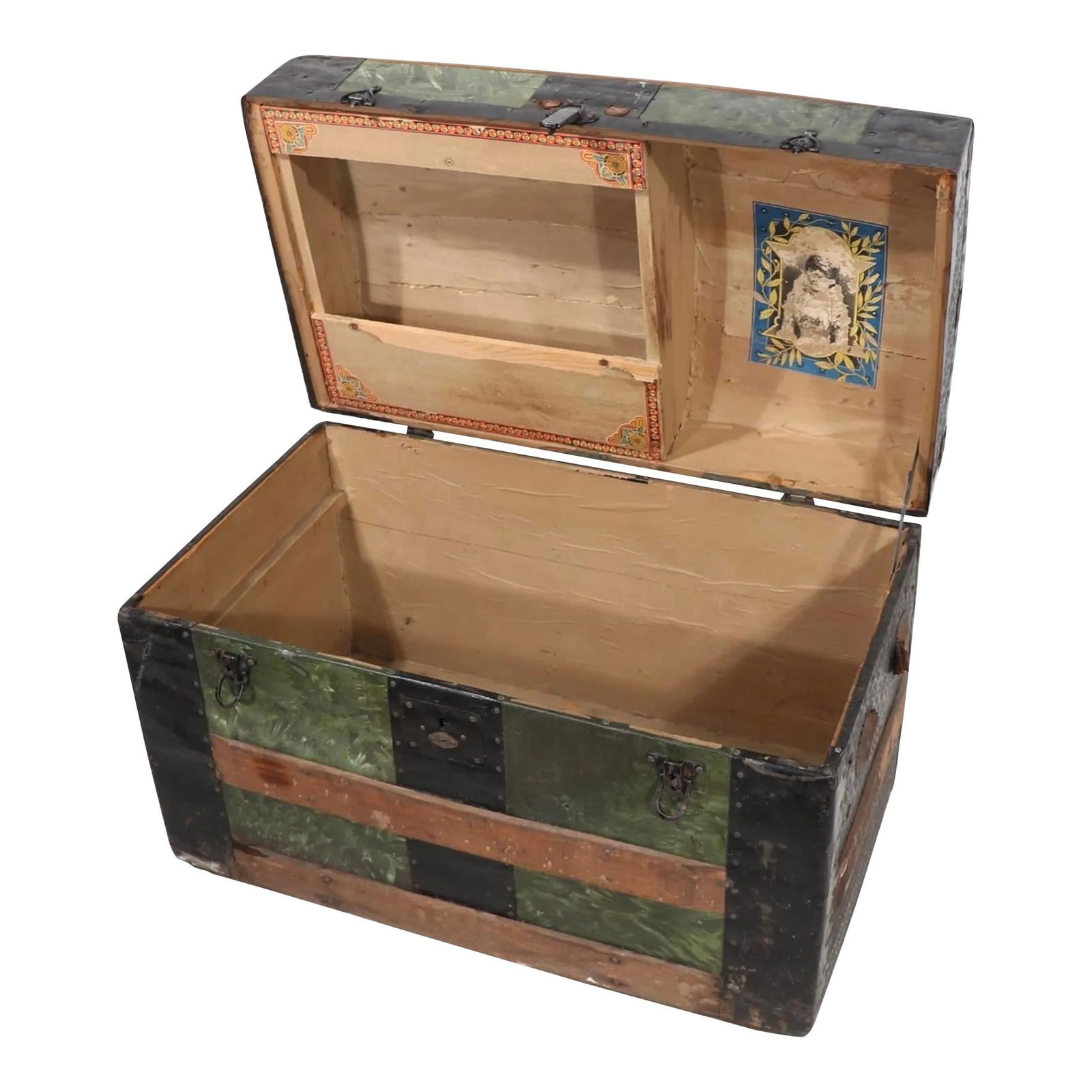 Compact 19th Century Antique Dome Top Trunk Green Faux Finish: Compact 19th Century Antique Dome Top Trunk Green Faux Finish This charming antique dome top trunk, dating back to the 19th century, features a unique faux finish complemented by exposed wood trim. It