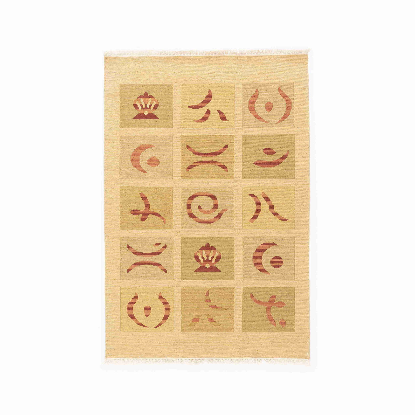 Handmade Sumak Kilim Rug Wool on Cotton 119x125 cm: Handmade Sumak Kilim Rug Wool on Cotton 119x125 cm Discover the beauty of this authentic handmade Sumak kilim, expertly crafted with a blend of wool on cotton. This flat-woven piece showcases traditio