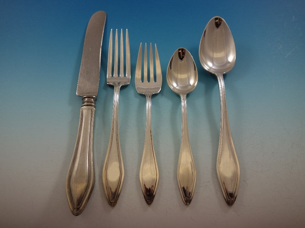 Towle Mary Chilton Sterling Silver Flatware Set for 12 - 66 Pieces: Towle Mary Chilton Sterling Silver Flatware Set for 12 - 66 Pieces Discover the elegance of the Mary Chilton Sterling Silver Flatware Set by Towle, crafted between 1900 and 1940. This exquisite set, d