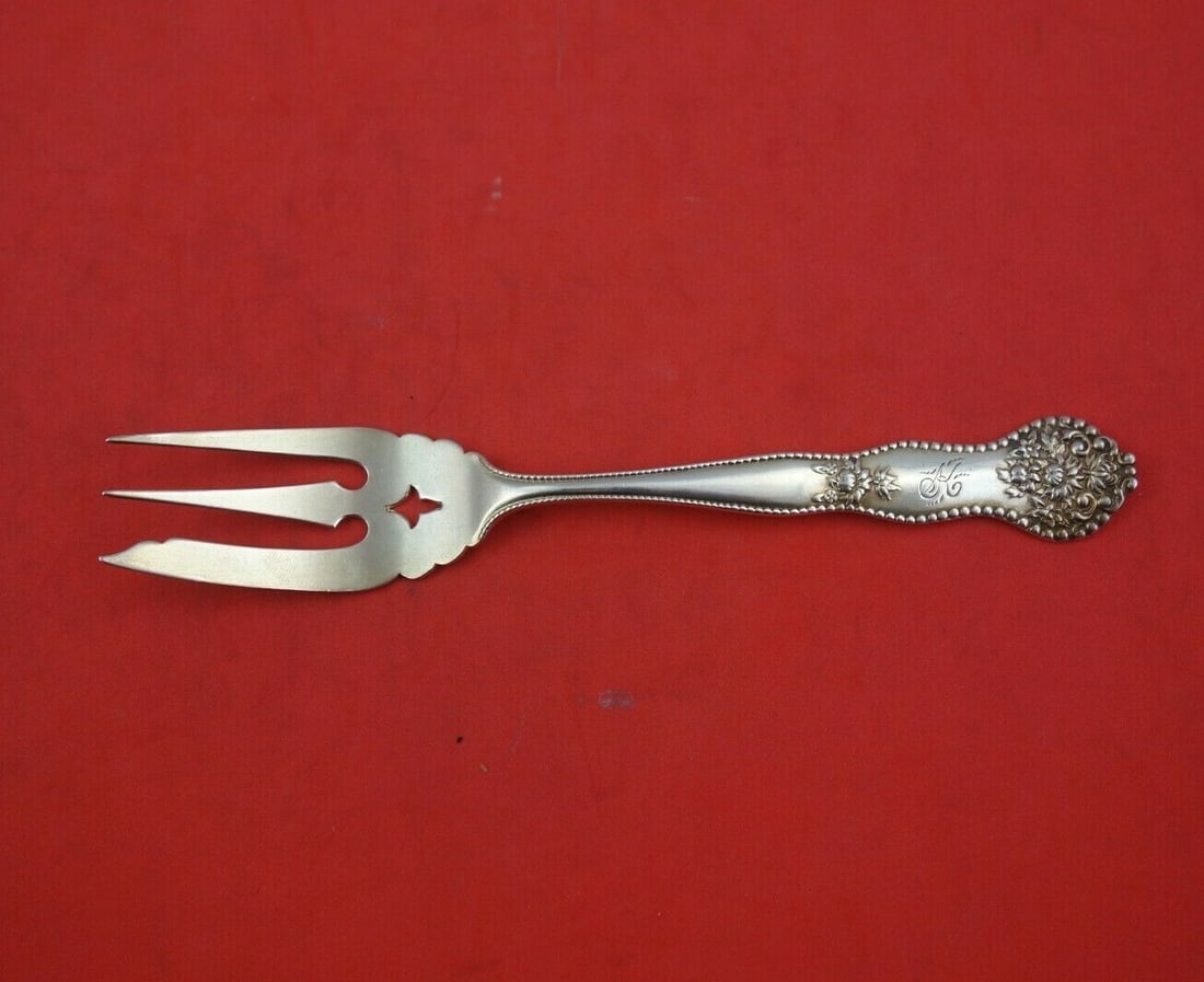 Mount Vernon Adolphus Sterling Silver 3-Tine Pastry Fork 5 3/4": Mount Vernon Adolphus Sterling Silver 3-Tine Pastry Fork 5 3/4" This exquisite pastry fork features a classic design from the Adolphus pattern by Mount Vernon. Crafted from high-quality sterling silve