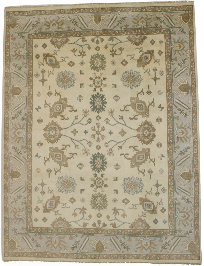 Hand-Knotted 9x12 Oushak Chobi Wool Rug Floral Design: Hand-Knotted 9x12 Oushak Chobi Wool Rug Floral Design Enhance your living space with this stunning 9x12 hand-knotted Oushak Chobi Oriental rug, featuring a beautiful muted floral pattern. This exquisi