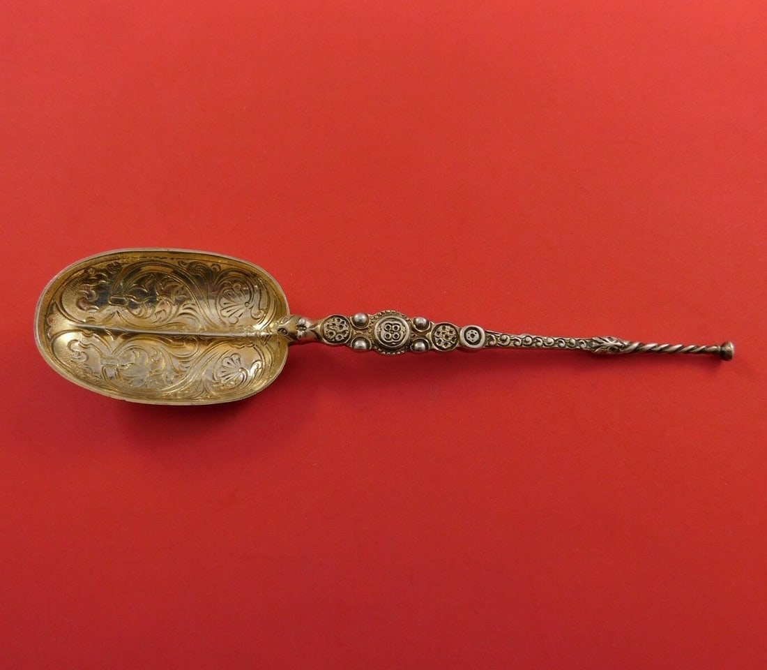 English Estate Sterling Silver Coronation Spoon Vermeil 1906 6.5": English Estate Sterling Silver Coronation Spoon Vermeil 1906 6.5" This exquisite English estate coronation spoon is crafted from sterling silver with a vermeil finish, dating back to 1906. Measuring 6