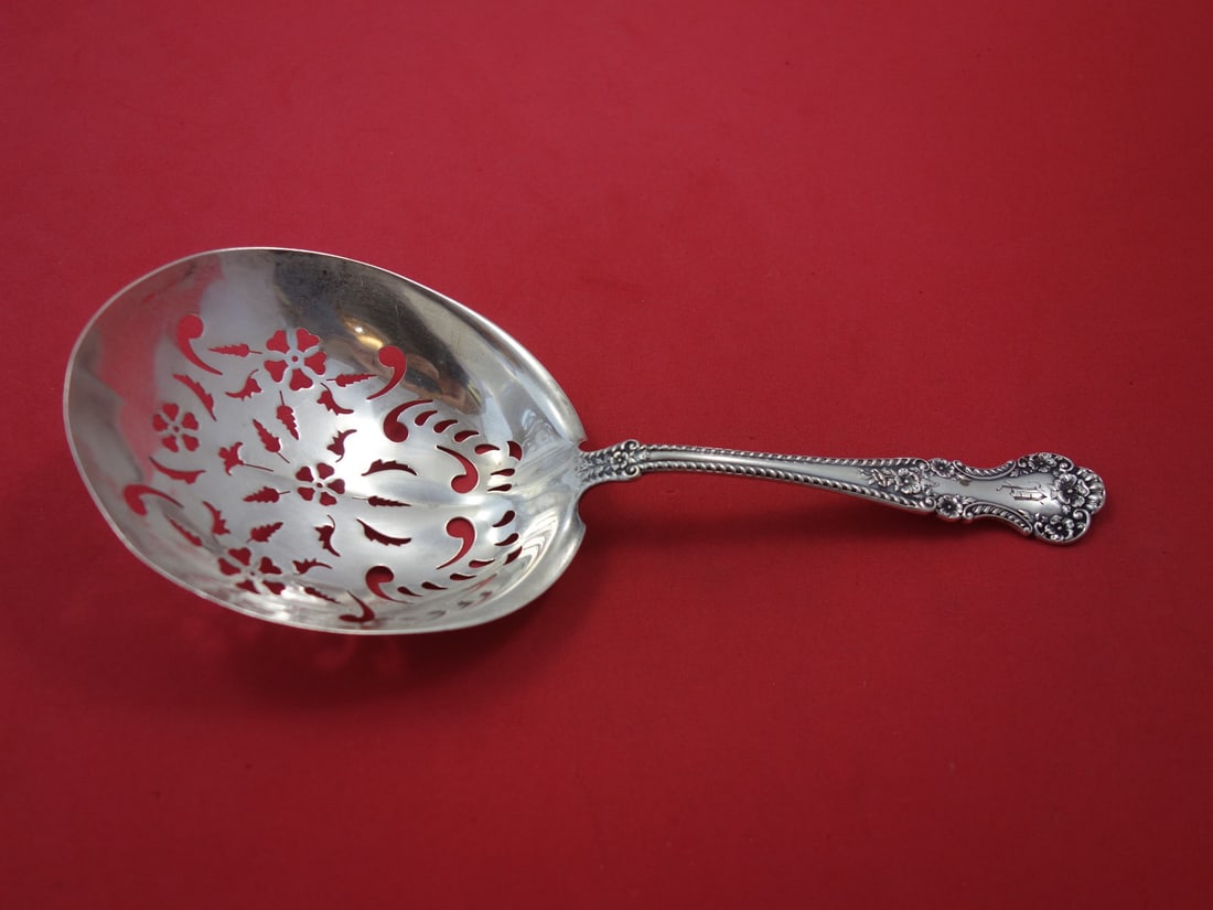 Gorham Cambridge Sterling Silver 8 1/4 Oval Chip Server: Gorham Cambridge Sterling Silver 8 1/4 Oval Chip Server Introducing the Cambridge by Gorham Sterling Silver Saratoga Chip Server, an exquisite serving piece from the esteemed Gorham brand. This 8 1/4"