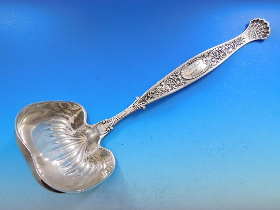 Durgin-Gorham Hyperion Sterling Silver Soup Ladle Fluted Bowl 12 1/4 Vintage: Durgin-Gorham Hyperion Sterling Silver Soup Ladle Fluted Bowl 12 1/4 Vintage This vintage soup ladle features a stunning fluted bowl design and is crafted from high-quality sterling silver. Made by Du