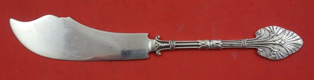 Gorham Lotus Sterling Silver Fish Knife 7.25" Unmonogrammed: Gorham Lotus Sterling Silver Fish Knife 7.25" Unmonogrammed Introducing the Lotus by Gorham Sterling Silver Fish Knife, a beautifully crafted piece designed for elegance and functionality. This 7 1/4"