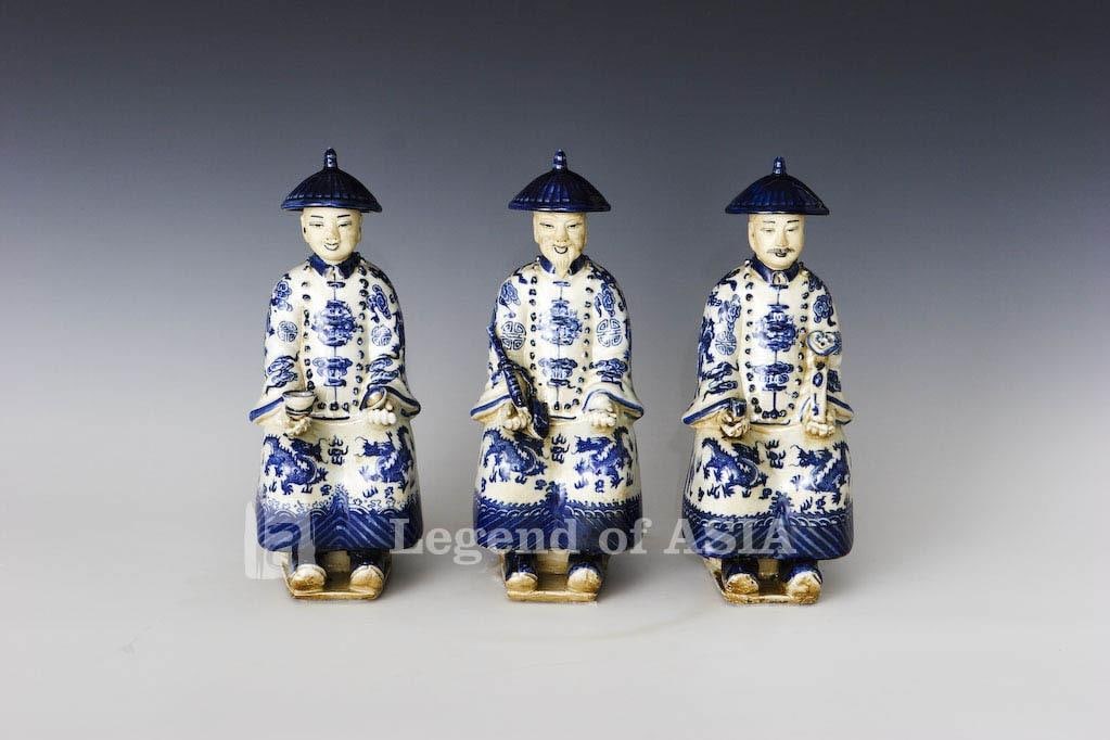 Handmade Qing Dynasty Sculpture of Sitting Emperors in Blue Porcelain: Handmade Qing Dynasty Sculpture of Sitting Emperors in Blue Porcelain Discover the beauty of Qing Dynasty artistry with these exquisite handmade sculptures. Each piece features a stunning portrayal of
