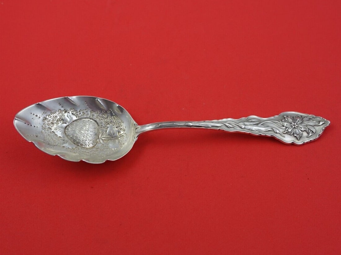 Unger Narcissus Sterling Silver 8 Inch Berry Spoon Strawberry Design: Unger Narcissus Sterling Silver 8 Inch Berry Spoon Strawberry Design This exquisite serving spoon from the Narcissus pattern by Unger is a beautiful addition to any table setting. Crafted from high-qu