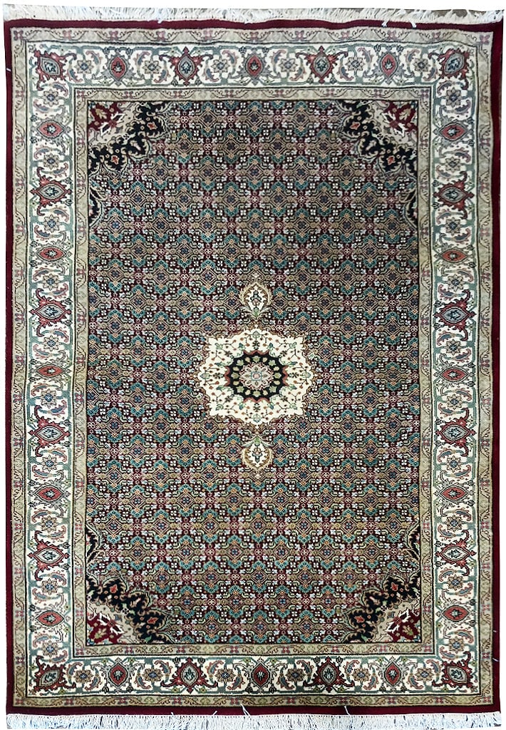 4x6 Handmade Wool Silk Rug Mahi Fish Bijar Herati Pattern: 4x6 Handmade Wool Silk Rug Mahi Fish Bijar Herati Pattern Free continental US Shipping Introducing an exquisite 4' x 6' handmade rug, meticulously crafted from a luxurious blend of wool and silk. This