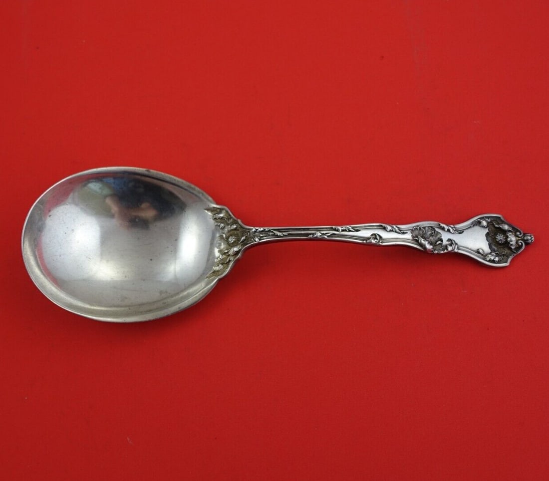 Reed and Barton Intaglio Sterling Silver Salad Serving Spoon 9.75 Inch: Reed and Barton Intaglio Sterling Silver Salad Serving Spoon 9.75 Inch This exquisite salad serving spoon, crafted by Reed and Barton, features the elegant Intaglio pattern. Made from high-quality ste