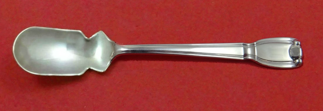 Tiffany & Co Castilian Sterling Silver Horseradish Scoop Custom 5 3/4: Tiffany & Co Castilian Sterling Silver Horseradish Scoop Custom 5 3/4 Introducing the exquisite Castilian Horseradish Scoop by Tiffany & Co., a stunning serving piece crafted from high-quality sterlin