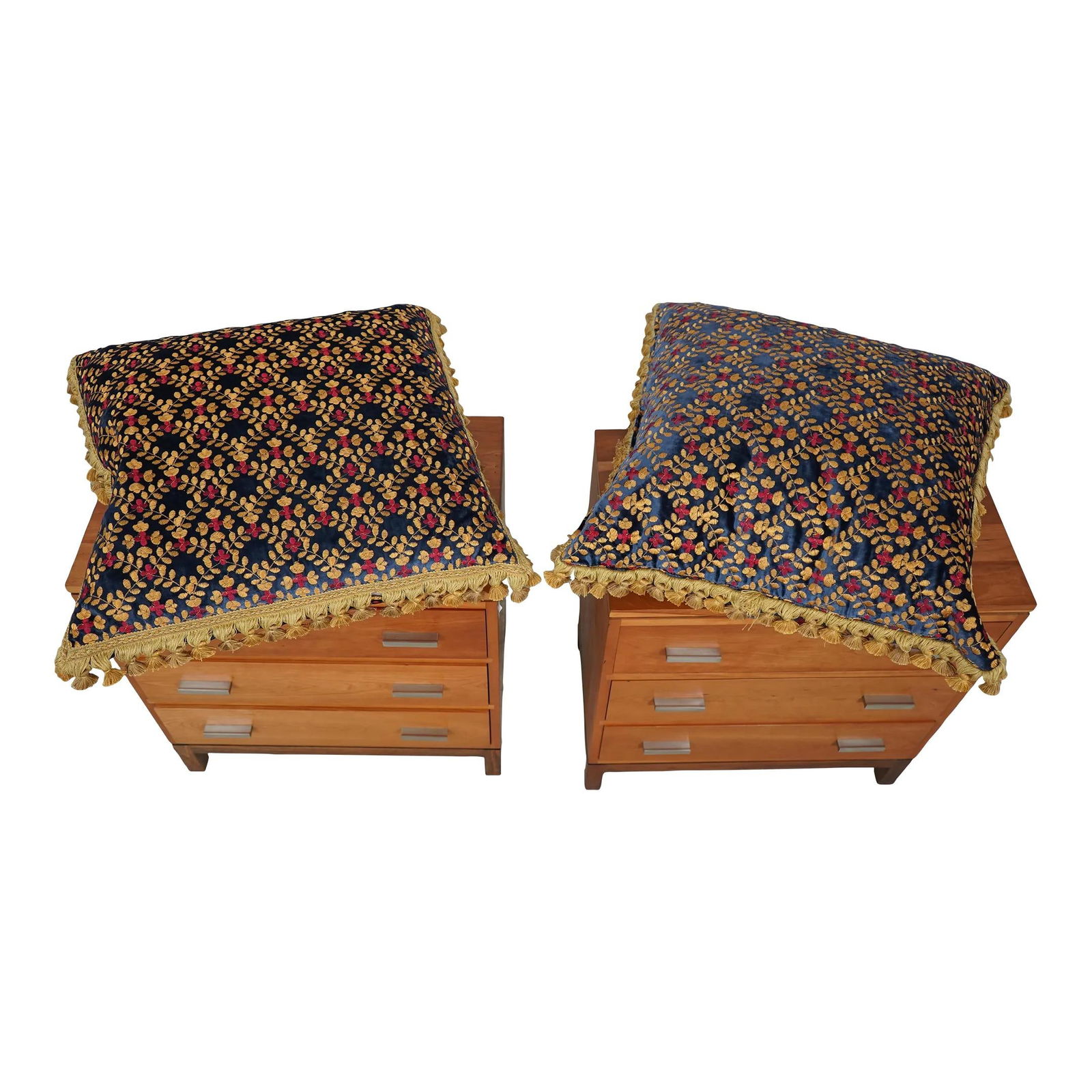 Luxurious Gold Tassel Edge Down-Filled Pillows 27x27 Pair: Luxurious Gold Tassel Edge Down-Filled Pillows 27x27 Pair Elevate your decor with this exquisite pair of high-quality down-filled pillows, showcasing a stunning gold color with a luxurious tassel edge