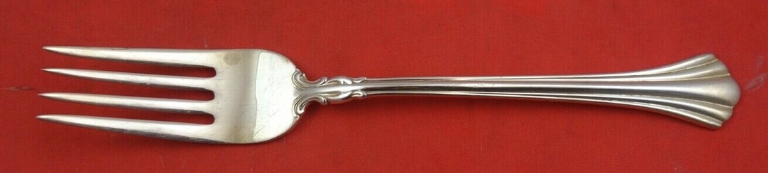 Reed and Barton Eighteenth Century Sterling Silver Junior Fork 6 1/8": Reed and Barton Eighteenth Century Sterling Silver Junior Fork 6 1/8" This exquisite Eighteenth Century Junior Fork by Reed and Barton is crafted from high-quality sterling silver, measuring 6 1/8". T