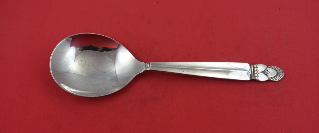 Frank Whiting Princess Ingrid Sterling Silver Ice Spoon 9" Ovoid Bowl: Frank Whiting Princess Ingrid Sterling Silver Ice Spoon 9" Ovoid Bowl This exquisite ice spoon features the elegant Princess Ingrid pattern by Frank Whiting. Crafted from high-quality sterling silver,