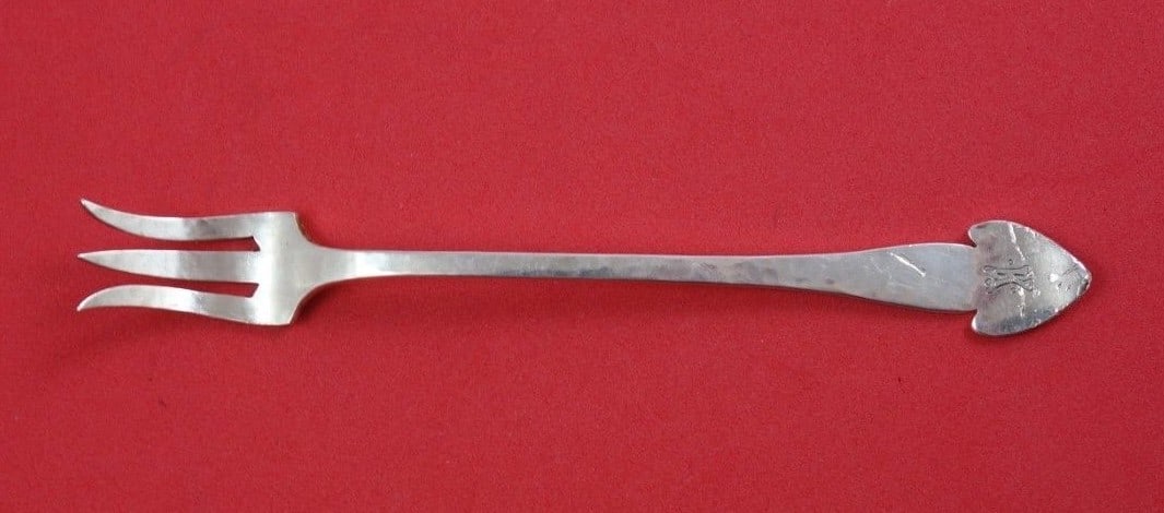 Shreve Sterling Silver Cocktail Fork Fourteenth Century Monogram K 5.5 Inch: Shreve Sterling Silver Cocktail Fork Fourteenth Century Monogram K 5.5 Inch This exquisite cocktail fork is part of the esteemed Fourteenth Century pattern by Shreve & Co., crafted in sterling silver.