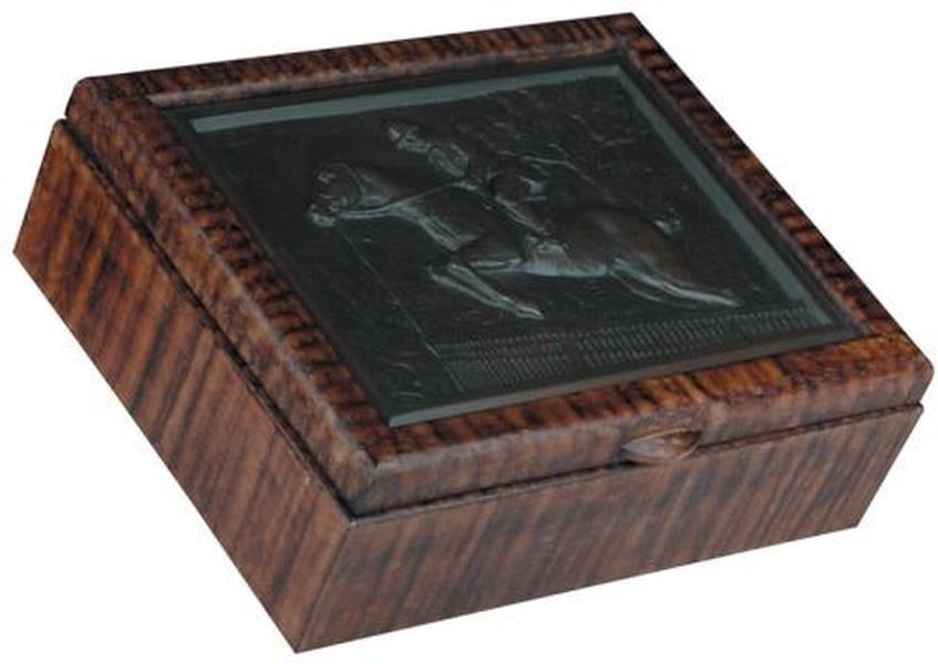 Hand-Painted Equestrian Resin Box with Steeplechase Scene: Hand-Painted Equestrian Resin Box with Steeplechase Scene This exquisite hand-painted hinged resin box showcases a charming steeplechase scene, perfect for equestrian enthusiasts. Crafted with care, i