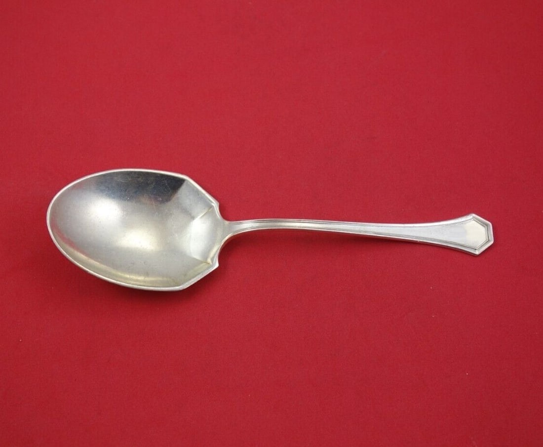 Reed and Barton Columbia Sterling Silver Serving Spoon 7.75 Inch: Reed and Barton Columbia Sterling Silver Serving Spoon 7.75 Inch This exquisite serving spoon is a Columbia pattern preserve spoon crafted by Reed and Barton. Made of high-quality sterling silver, thi