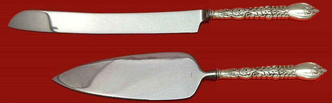 Tiffany & Co Florentine Sterling Silver Custom Wedding Cake Set 2pc: Tiffany & Co Florentine Sterling Silver Custom Wedding Cake Set 2pc Celebrate your special day with this exquisite Florentine wedding cake set by Tiffany & Co. This custom-made 2-piece set features a