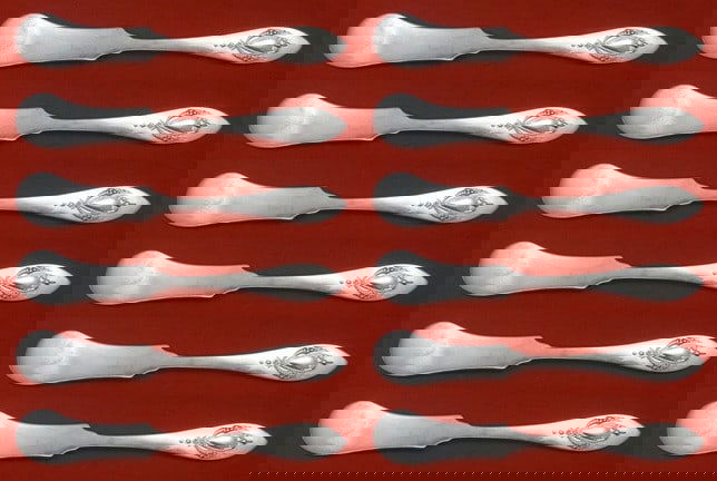 Lunt Mount Vernon Sterling Silver Butter Spreaders Set of 12: Lunt Mount Vernon Sterling Silver Butter Spreaders Set of 12 Enhance your dining experience with this exquisite set of 12 butter spreaders from Lunt, crafted from high-quality sterling silver. Each sp