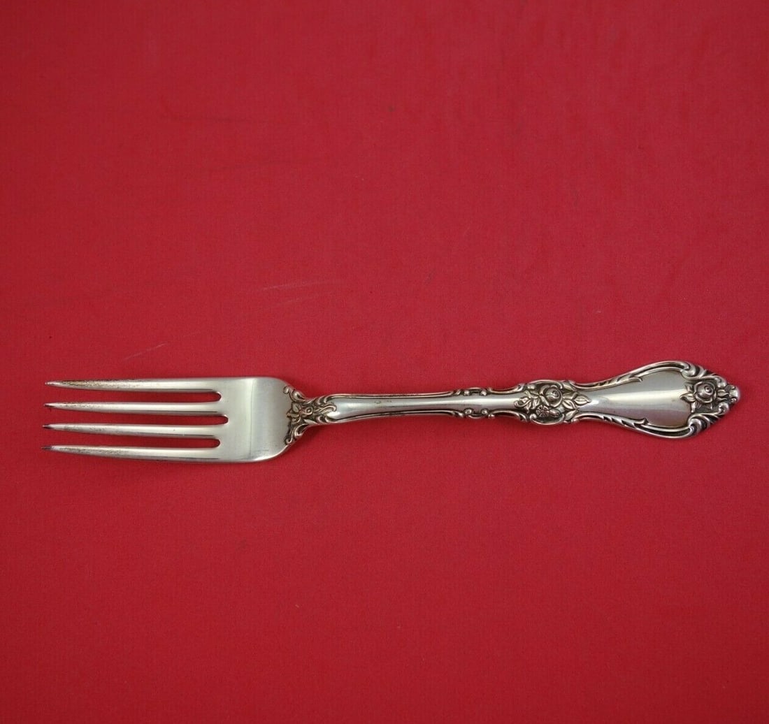 Wallace Royal Rose Vintage Sterling Silver Fork 7 3/8 Inch: Wallace Royal Rose Vintage Sterling Silver Fork 7 3/8 Inch This vintage Royal Rose fork by Wallace is crafted from high-quality sterling silver and measures 7 3/8 inches in length. The elegant rose pa
