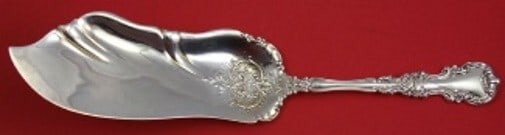 International Sterling Silver Avalon Fish Server 11 3/4" Serving Piece: International Sterling Silver Avalon Fish Server 11 3/4" Serving Piece This exquisite fish server is part of the Avalon pattern by International Sterling, showcasing the elegance and craftsmanship typ