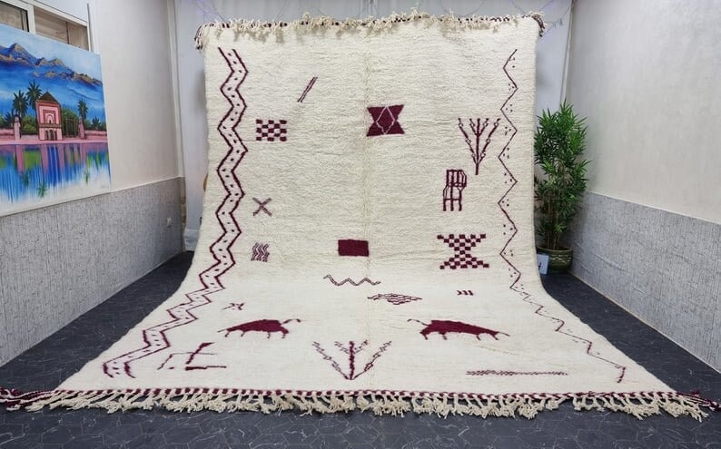 Handwoven Authentic White Rug 10 x 6.56 Feet from Morocco: Handwoven Authentic White Rug 10 x 6.56 Feet from Morocco Discover the charm of this Elegant Authentic White Rug, expertly handwoven in the Atlas Mountains by skilled local Berber women weavers. Craft