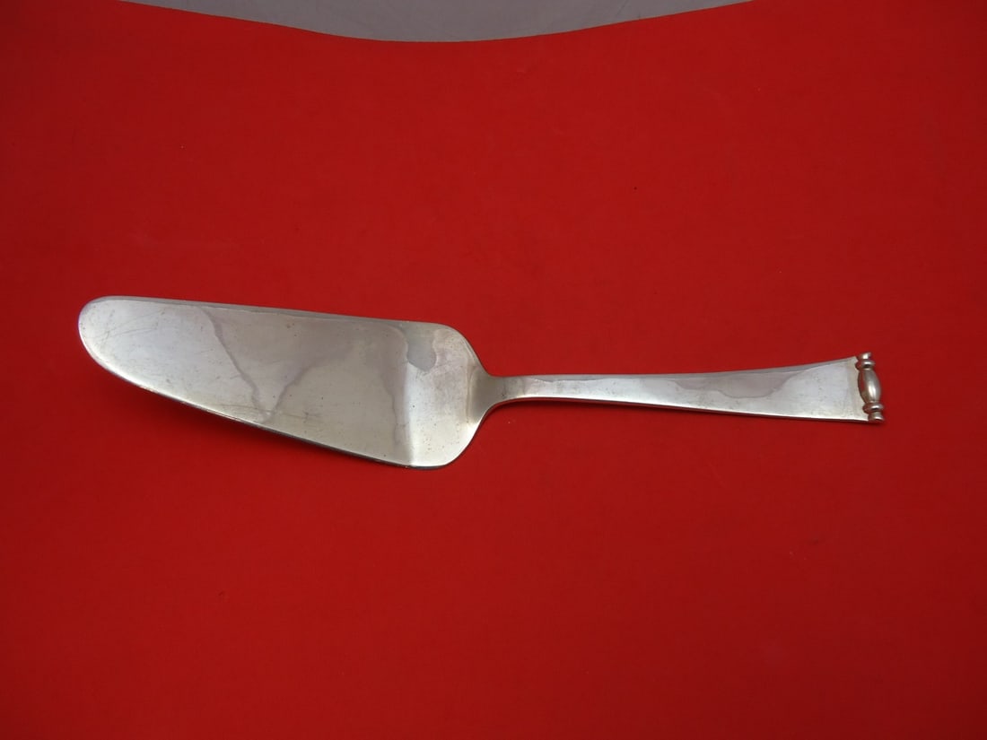 Allan Adler Modern Georgian Sterling Silver Fish Server 11 Inch: Allan Adler Modern Georgian Sterling Silver Fish Server 11 Inch This exquisite fish server features an elegant flat handle design in the Modern Georgian pattern by renowned maker Allan Adler. Crafted