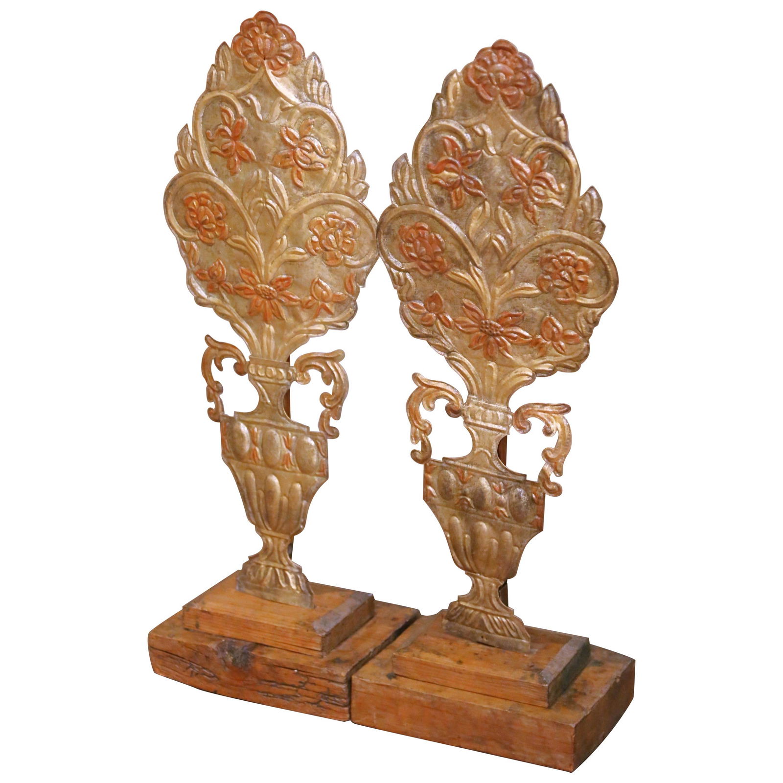 Set of 2 19th Century Italian Giltwood Urn Carvings Floral Motifs: Set of 2 19th Century Italian Giltwood Urn Carvings Floral Motifs Enhance your decor with this exquisite pair of 19th-century Italian giltwood urn carvings, crafted around 1850. Each piece showcases a