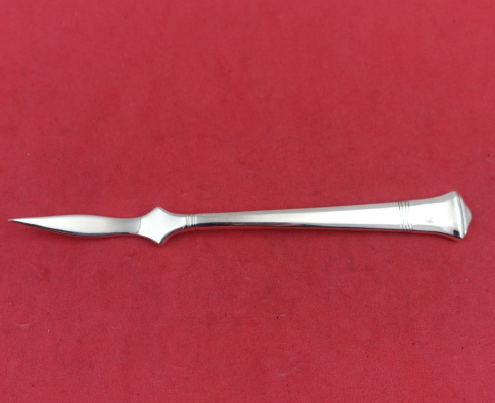 Tiffany & Co Windham Sterling Silver Nut Pick 4 3/8 Inch: Tiffany & Co Windham Sterling Silver Nut Pick 4 3/8 Inch This exquisite nut pick is part of the Windham pattern by Tiffany & Co., showcasing the timeless elegance of sterling silver craftsmanship. Mea