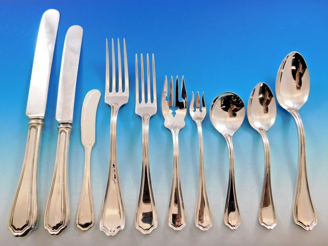 Reed & Barton Hepplewhite Sterling Silver Flatware Set 129 Pieces for 12 with Storage Chest: Reed & Barton Hepplewhite Sterling Silver Flatware Set 129 Pieces for 12 with Storage Chest This exquisite Hepplewhite by Reed & Barton Sterling Silver Flatware Set features a total of 129 pieces, per