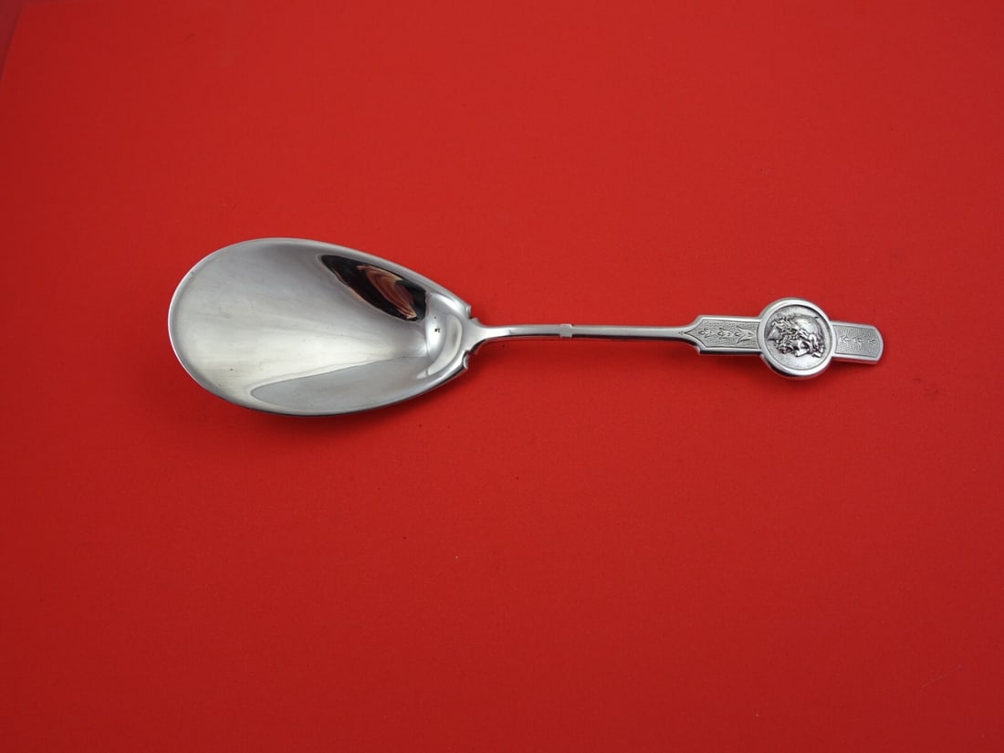 Gorham Medallion Sterling Silver Oyster Server 9 inches Unusual Motif: Gorham Medallion Sterling Silver Oyster Server 9 inches Unusual Motif This exquisite oyster server from the Medallion pattern by Gorham is crafted from high-quality sterling silver, marked with "900 f