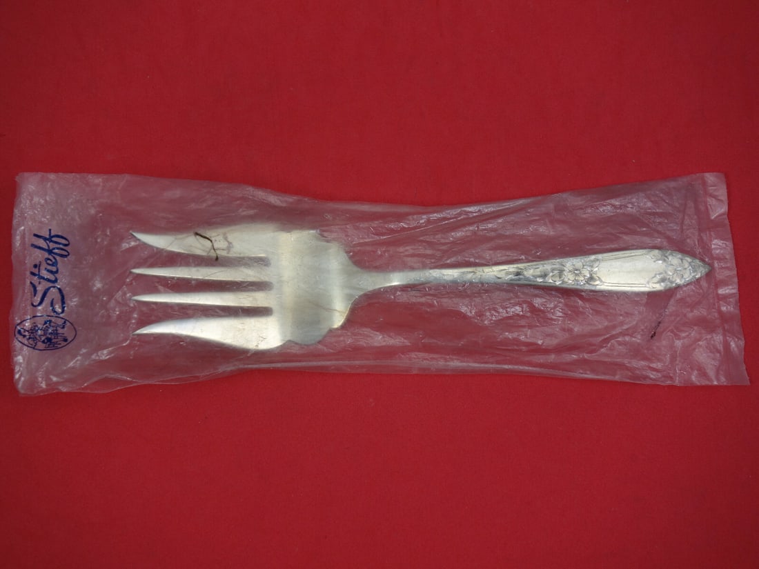 Stieff Lady Claire Sterling Silver Cold Meat Fork 7.5" New in Sleeve: Stieff Lady Claire Sterling Silver Cold Meat Fork 7.5" New in Sleeve This exquisite Lady Claire cold meat fork by Stieff showcases the timeless elegance of sterling silver craftsmanship. Measuring 7 1