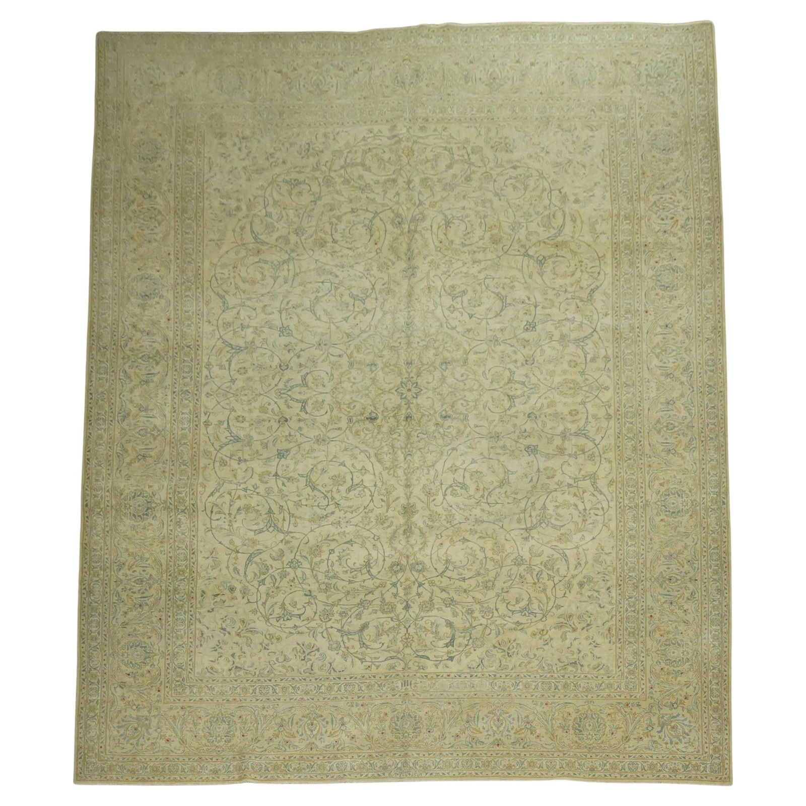 Vintage Persian Kashan Hand-Woven Wool Carpet 9'11'' x 13'1'': Vintage Persian Kashan Hand-Woven Wool Carpet 9'11'' x 13'1'' This exquisite Vintage Persian Kashan Carpet showcases a striking American Classical style, expertly hand-woven from high-quality wool. Me