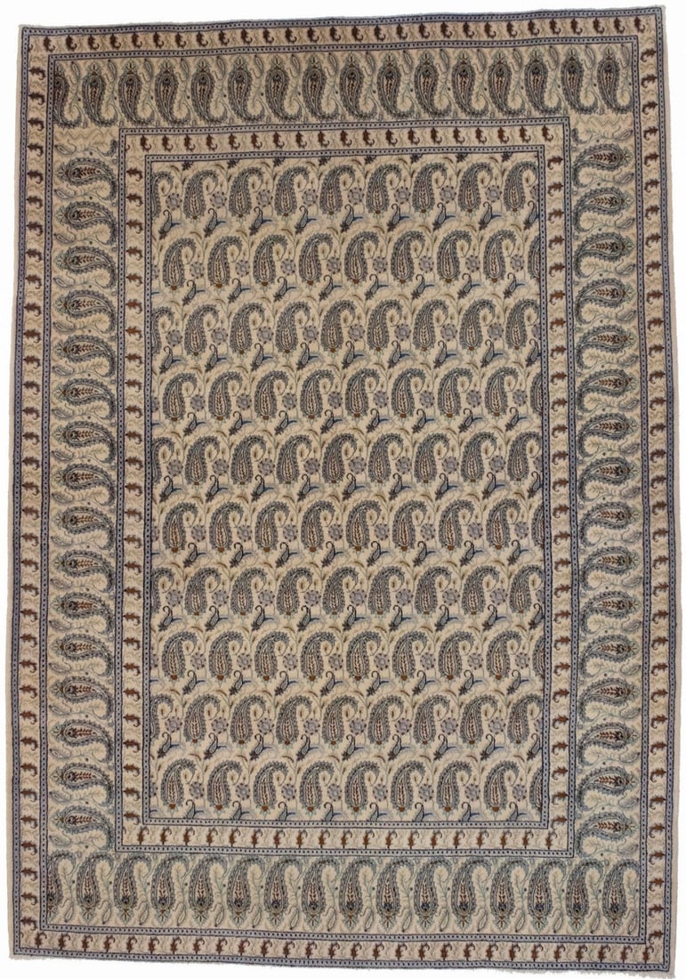 Vintage Semi-Antique Hand-Knotted Oriental Wool Rug 7'4 x 10'5 Floral Design: Vintage Semi-Antique Hand-Knotted Oriental Wool Rug 7'4 x 10'5 Floral Design This semi-antique hand-knotted Oriental rug features a stunning floral paisley design, adding a touch of vintage elegance t