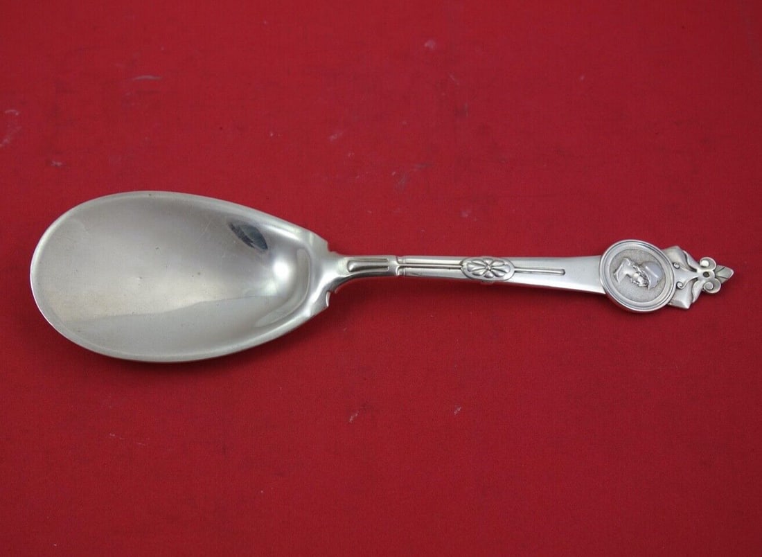 Gorham Medallion Sterling Silver Ice Cream Server 9 Inch: Gorham Medallion Sterling Silver Ice Cream Server 9 Inch This exquisite ice cream server is crafted in sterling silver and features the elegant Medallion pattern by Gorham. With a length of 9 inches,