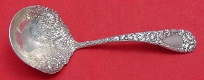 Durgin Chrysanthemum Sterling Silver Sauce Ladle 5 5/8 Inch: Durgin Chrysanthemum Sterling Silver Sauce Ladle 5 5/8 Inch This exquisite sauce ladle from the renowned Durgin brand features the elegant Chrysanthemum pattern, making it a stunning addition to your
