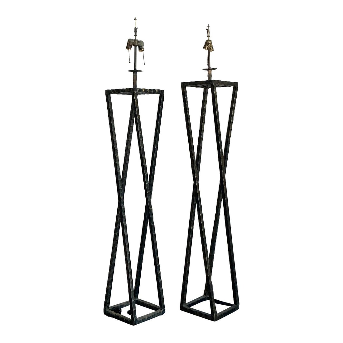 Vintage Brutalist Floor Lamps Set of 2 Hand-Forged Iron: Vintage Brutalist Floor Lamps Set of 2 Hand-Forged Iron Elevate your space with this striking set of two vintage Brutalist floor lamps, expertly hand-forged from textured iron. Featuring a dramatic op