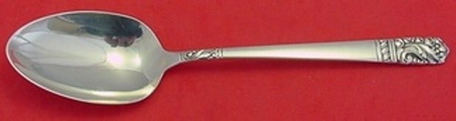 Oneida Mansion House Sterling Silver Serving Spoon 8.25": Oneida Mansion House Sterling Silver Serving Spoon 8.25" This elegant serving spoon features the Mansion House pattern by Oneida, crafted from high-quality sterling silver. Measuring 8 1/4 inches in l