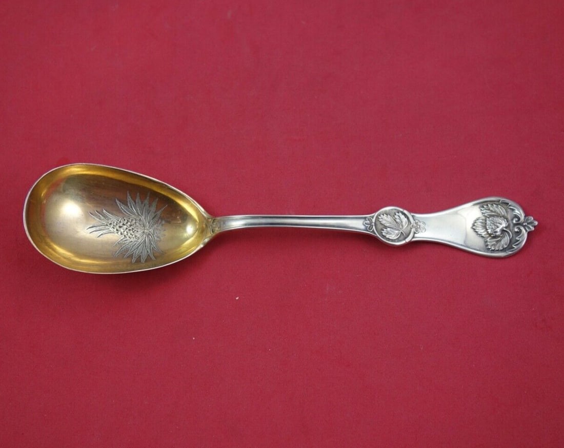 Durgin Strawberry Coin Silver Preserve Spoon 7 inch Brite-Cut Flowers: Durgin Strawberry Coin Silver Preserve Spoon 7 inch Brite-Cut Flowers This exquisite preserve spoon from the renowned Durgin brand features the charming Strawberry pattern, showcasing beautiful gold w
