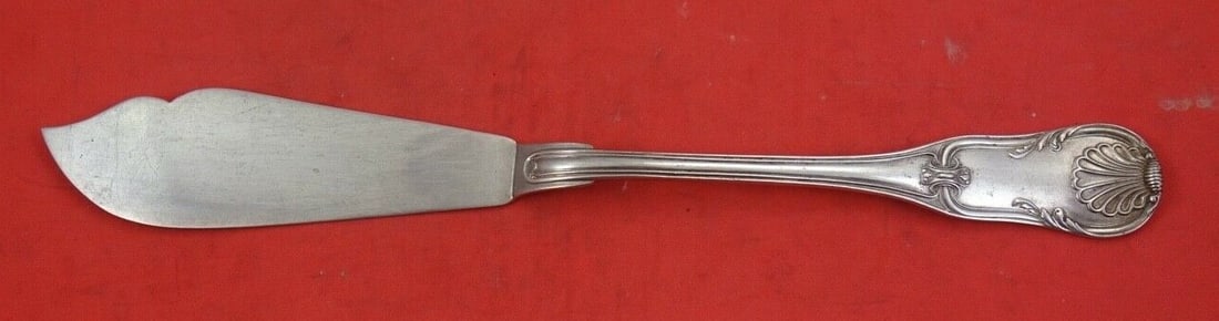 French Sterling 950 Silver Master Butter Knife Kings Shell 8 5/8": French Sterling 950 Silver Master Butter Knife Kings Shell 8 5/8" This exquisite master butter knife is made of 950 sterling silver and features a beautiful Kings Shell design. Crafted in the French S