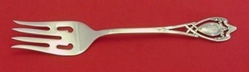 Lunt Monticello Sterling Silver Pierced Fish Fork 7 Inch: Lunt Monticello Sterling Silver Pierced Fish Fork 7 Inch This exquisite fish fork from the Monticello pattern by Lunt is crafted from high-quality sterling silver. Measuring 7 inches, it features a pi