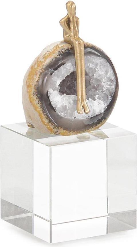 Stylish John-Richard Compact Vase 5.5" Height: Stylish John-Richard Compact Vase 5.5" Height Enhance your living space with this stylish compact vase from John-Richard. Perfect for adding a touch of elegance, this vase features a sleek design and