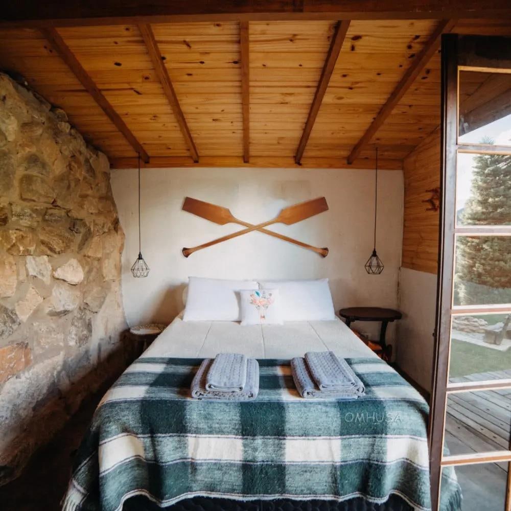 Handcrafted Nautical Canoe Paddles Red Cedar Mahogany 58W 7D: Handcrafted Nautical Canoe Paddles Red Cedar Mahogany 58W 7D These handcrafted paddles are made from a beautiful combination of red cedar and mahogany, showcasing a stunning nautical style ideal for c